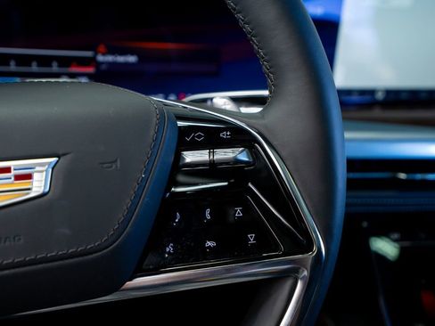 Used 2026 Cadillac Escalade ESV Platinum Sport w/ LPO, ONYX Package image 33