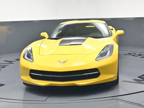 Used 2019 Chevrolet Corvette Stingray Coupe RWD image 5