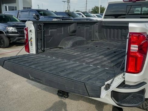 Used 2023 Chevrolet Silverado 3500 High Country w/ LPO, Hitch Package image 11