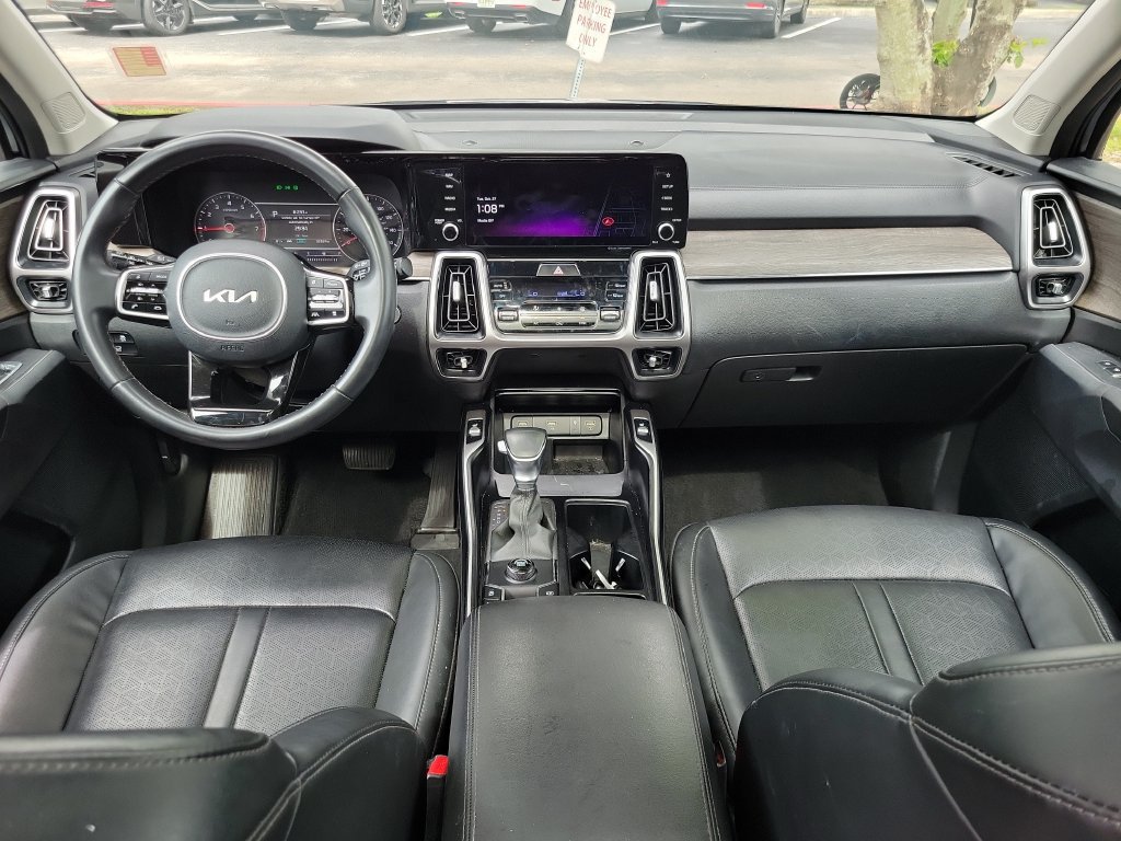 Certified 2023 Kia Sorento EX w/ Panoramic Sunroof Package FWD image 4