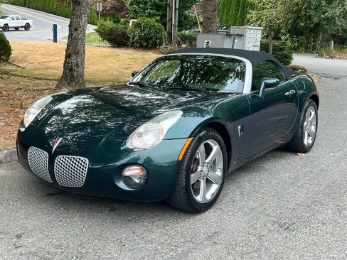 Used 2006 Pontiac Solstice Convertible w/ Premium Package RWD image 1