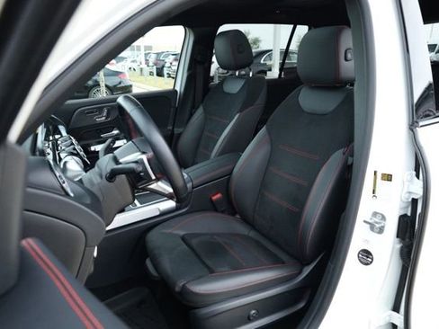 Certified 2025 Mercedes-Benz GLB 250 image 23