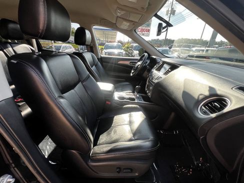 Used 2017 Nissan Pathfinder SL FWD image 13