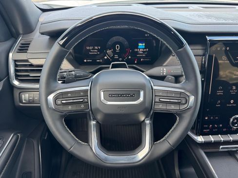 Used 2026 GMC Acadia Denali w/ Super Cruise Package AWD/4WD image 9