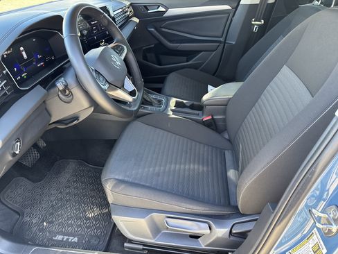 Used 2025 Volkswagen Jetta S image 5