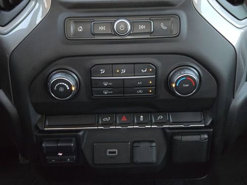 Used 2020 Chevrolet Silverado 2500 Custom w/ Custom Value Package image 20