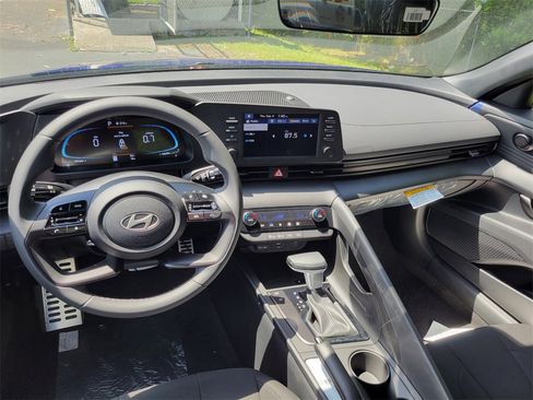 New 2025 Hyundai Elantra Sport image 28