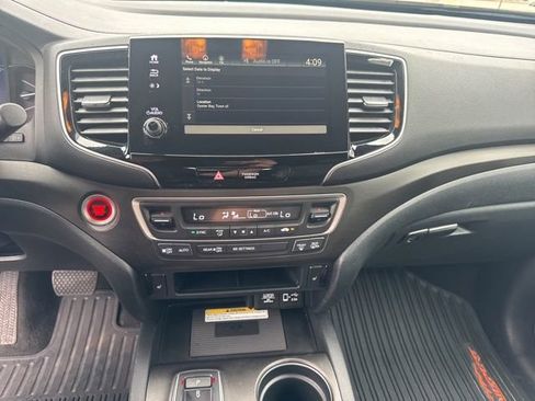 Certified 2023 Honda Passport TrailSport image 17