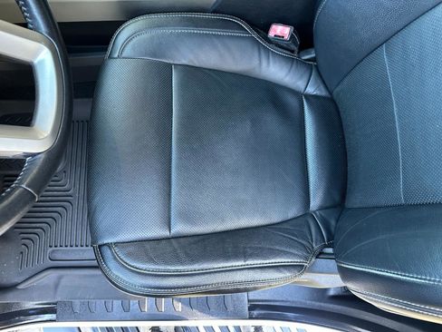 Used 2017 Ford F250 Lariat w/ Chrome Package image 12