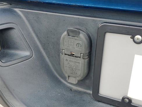 Used 2020 Jeep Gladiator Sport w/ Quick Order Package 24S image 10