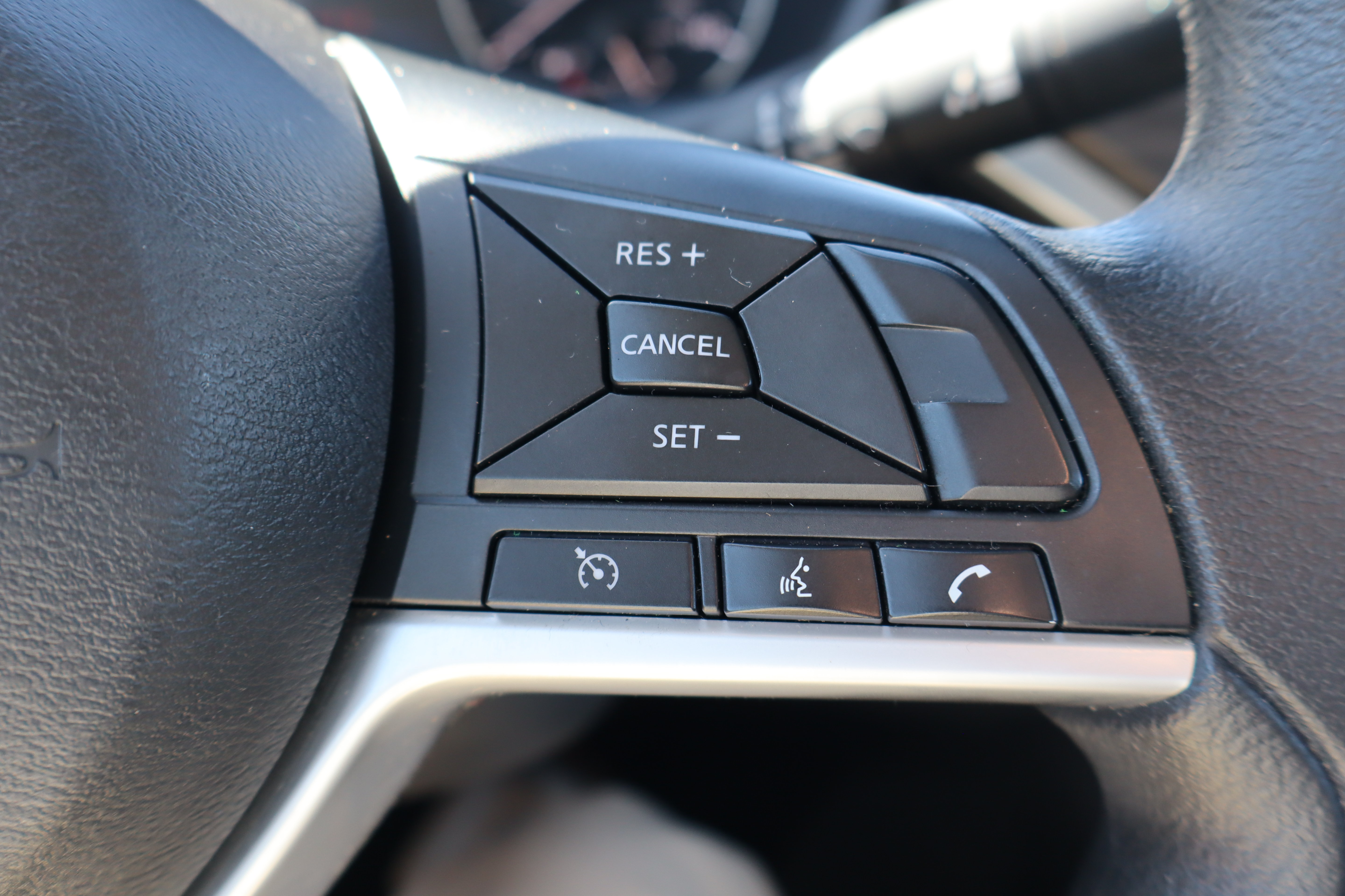 Used 2025 Nissan Altima 2.5 SV FWD image 16