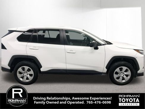 Used 2024 Toyota RAV4 LE FWD image 8