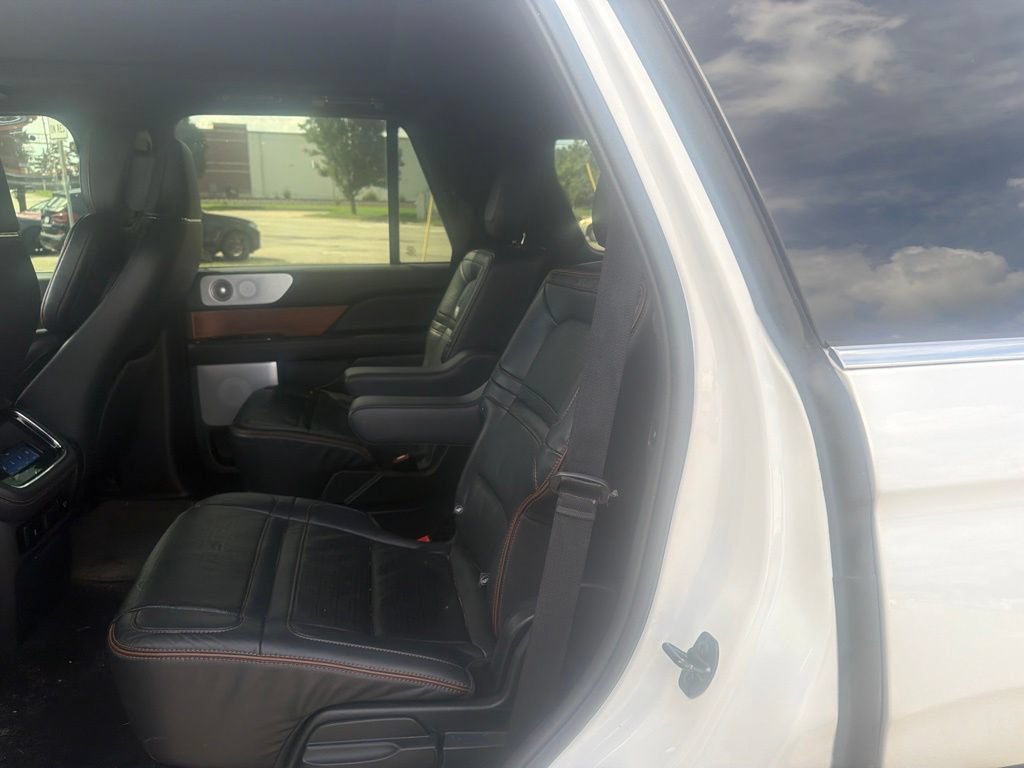 Certified 2024 Lincoln Navigator Black Label AWD/4WD image 9