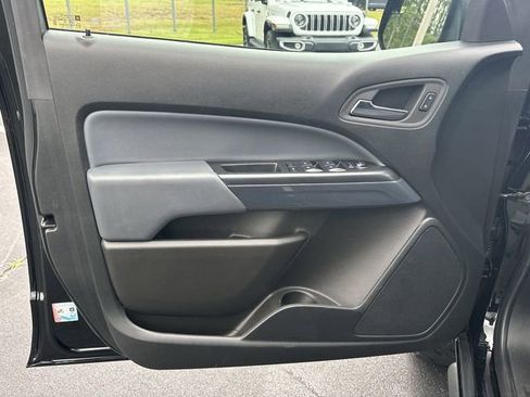 Certified 2022 Chevrolet Colorado Z71 w/ Z71 Midnight Edition AWD/4WD image 19