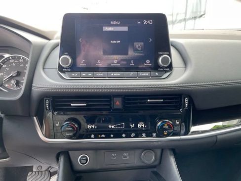 Used 2023 Nissan Rogue SL AWD/4WD image 14