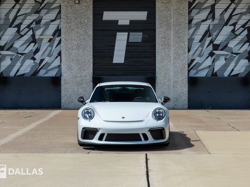 Used 2018 Porsche 911 GT3 w/ Sport Chrono Package RWD image 4