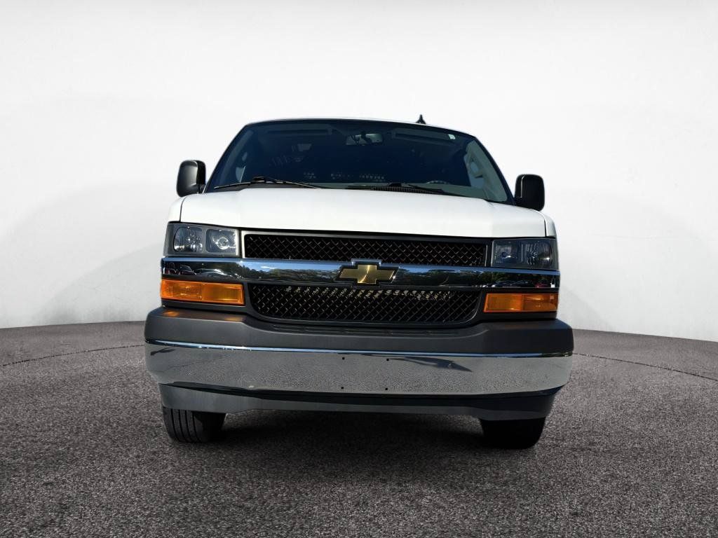 Used 2025 Chevrolet Express 2500 w/ Driver Convenience Package RWD image 2