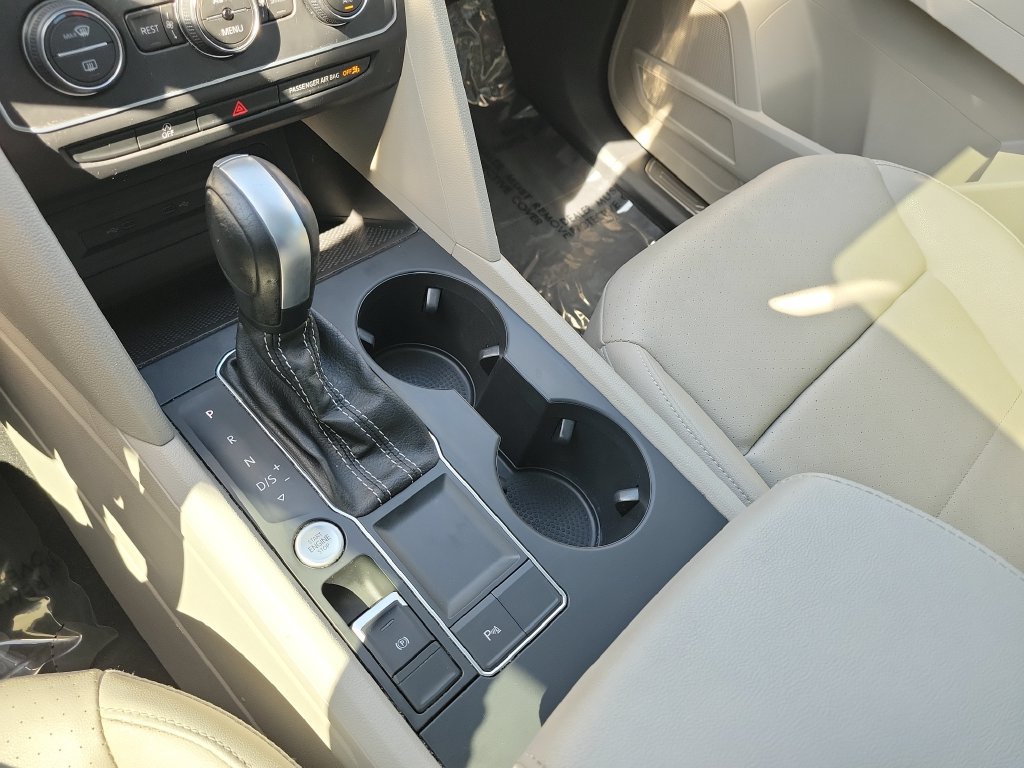 Used 2021 Volkswagen Atlas SE w/ Panoramic Sunroof Package FWD image 18