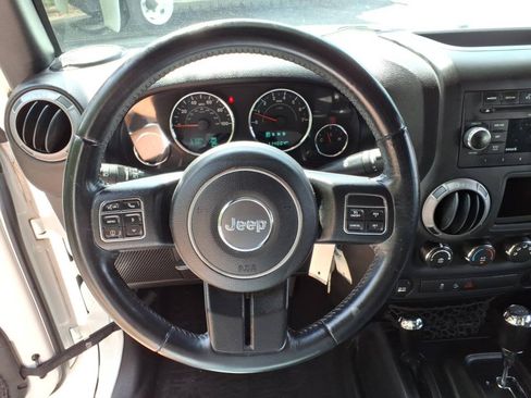 Used 2017 Jeep Wrangler Unlimited Sport w/ Connectivity Group AWD/4WD image 15