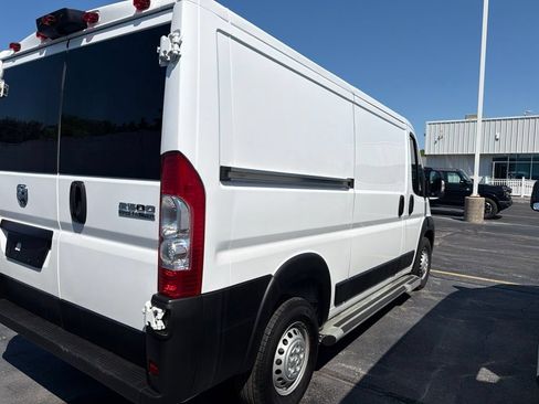Used 2025 RAM ProMaster 2500 w/ U-Haul Equipment Group FWD image 34
