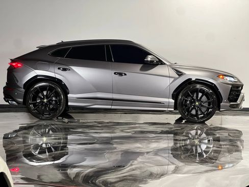 Used 2019 Lamborghini Urus image 10