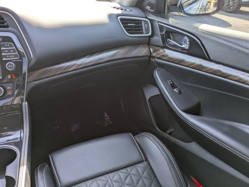Used 2018 Nissan Maxima Platinum w/ Interior Lighting Package FWD image 16