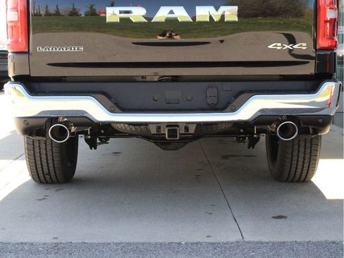 New 2026 RAM 1500 Laramie AWD/4WD image 37