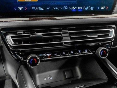 Used 2026 Chevrolet Traverse RS AWD/4WD image 19