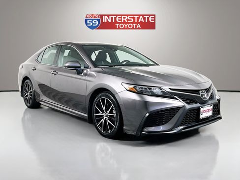 Certified 2023 Toyota Camry SE FWD image 1