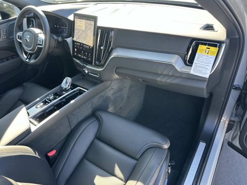 New 2026 Volvo XC60 T8 Ultra w/ Climate Package PRO AWD/4WD image 21