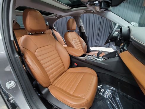 Used 2020 Alfa Romeo Giulia Ti w/ Quick Order Package 22X Lusso image 38