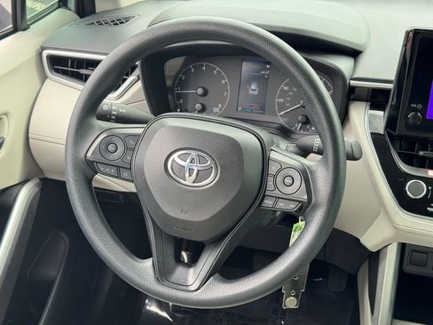 Used 2024 Toyota Corolla Cross L image 17