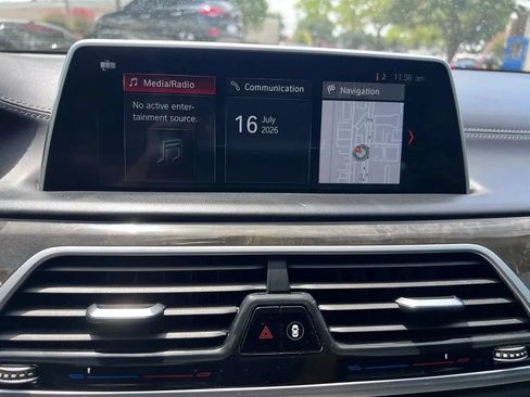 Used 2018 BMW 740i RWD image 32