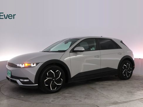 Used 2024 Hyundai Ioniq 5 SEL RWD image 18