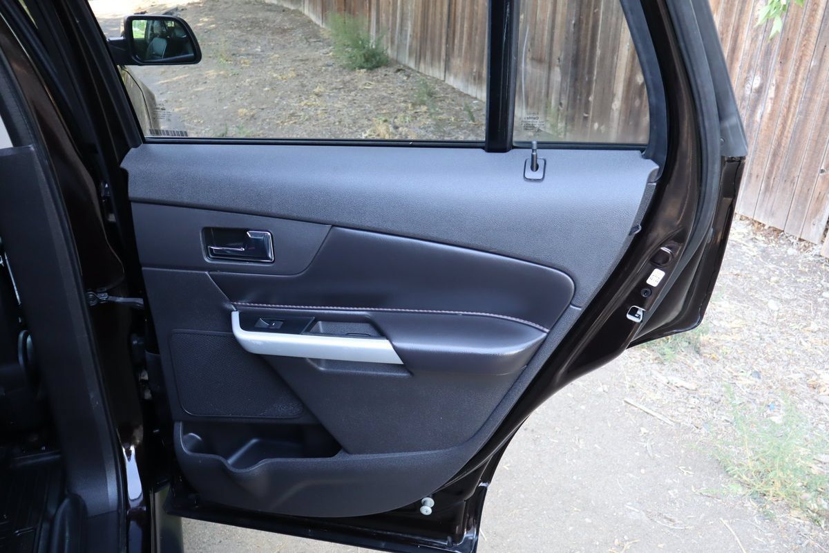 Used 2013 Ford Edge SEL FWD image 25
