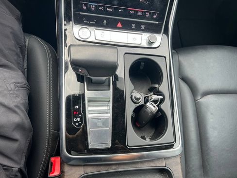 Used 2019 Audi Q8 Prestige AWD/4WD image 10