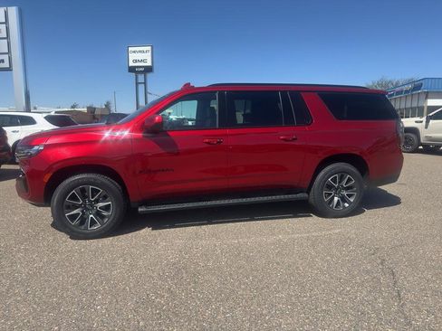 Used 2022 Chevrolet Suburban Z71 AWD/4WD image 1