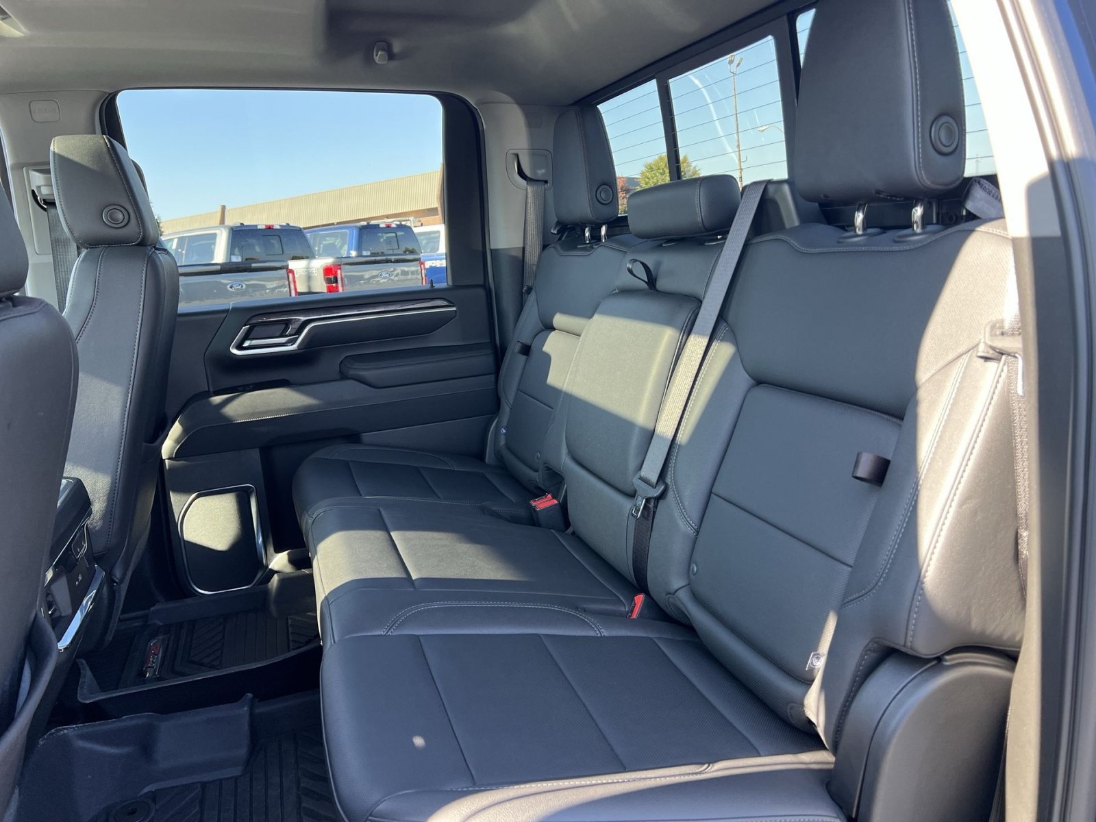 Used 2025 Chevrolet Silverado 2500 LTZ w/ LTZ Premium Package AWD/4WD image 25