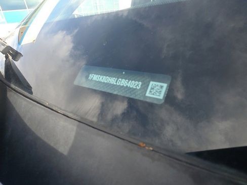 Used 2020 Ford Explorer XLT w/ Equipment Group 202A image 11