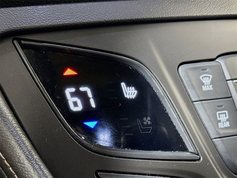 Used 2017 Buick Envision Essence image 18