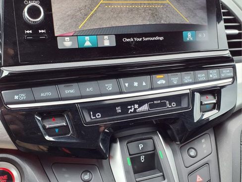 Used 2025 Honda Odyssey Sport-L image 12