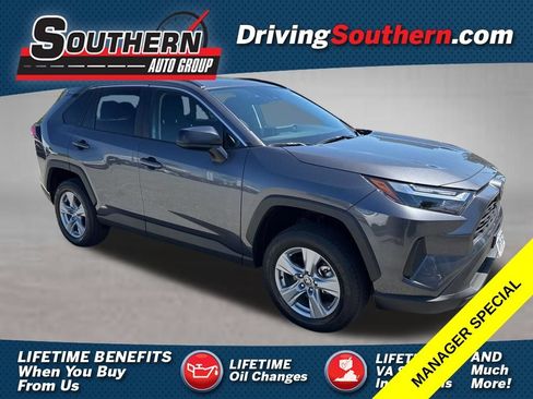 Used 2025 Toyota RAV4 LE AWD/4WD image 1