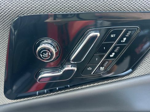 Certified 2025 Cadillac Optiq Sport 2 AWD/4WD image 22