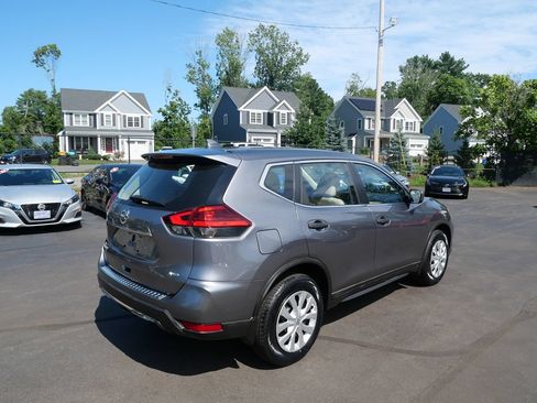 Used 2017 Nissan Rogue S AWD/4WD image 6