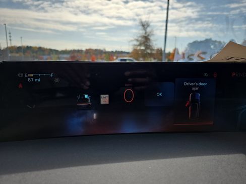 New 2025 Lincoln Navigator Reserve w/ Jet Appearance Package image 18