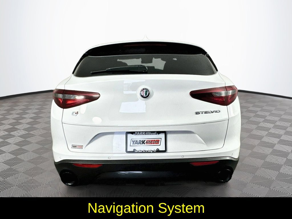 Used 2023 Alfa Romeo Stelvio Sprint AWD/4WD image 9