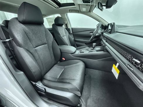 New 2025 Honda Accord SE image 28
