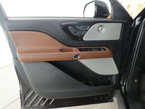 Used 2023 Lincoln Aviator Grand Touring w/ Equipment Group 301A image 6