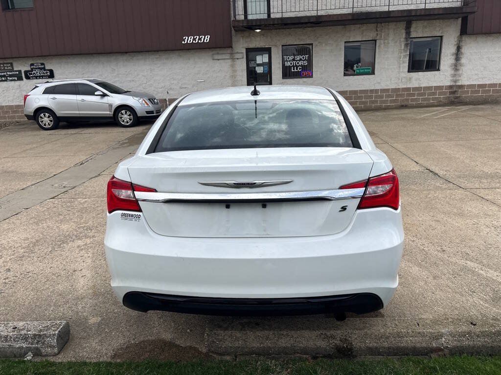 Used 2013 Chrysler 200 Touring w/ S Exterior Appearance Pkg FWD image 6