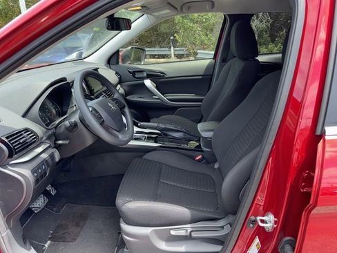 Used 2025 Mitsubishi Eclipse Cross ES image 8
